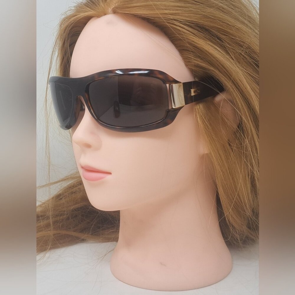 Gucci Tortoiseshell Sunglasses - Picture 5 of 16